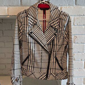 White House Black Market Short Zip Up Blazer size 10 Black and white